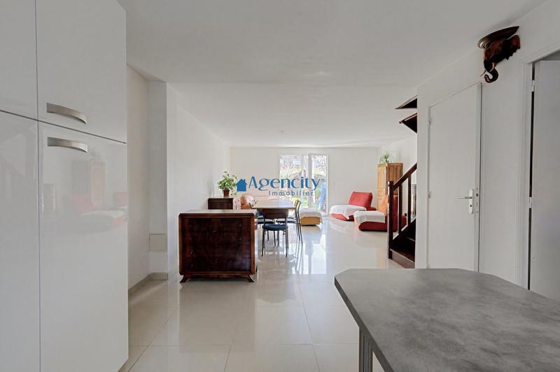 Maison - 103 m² - 6 pièces