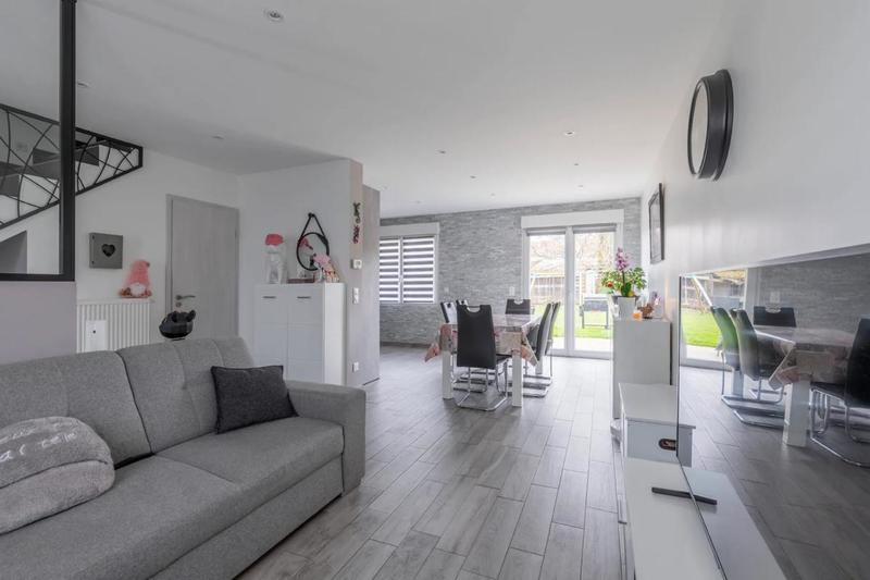 Maison - 96 m² - 5 pièces