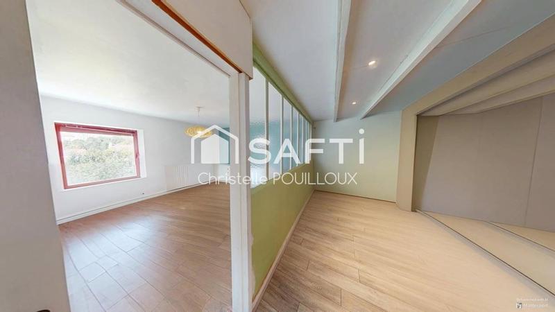 Maison - 260 m² - 8 pièces