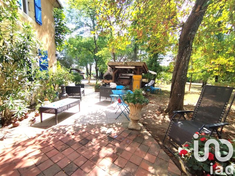 Maison - 235 m² - 8 pièces