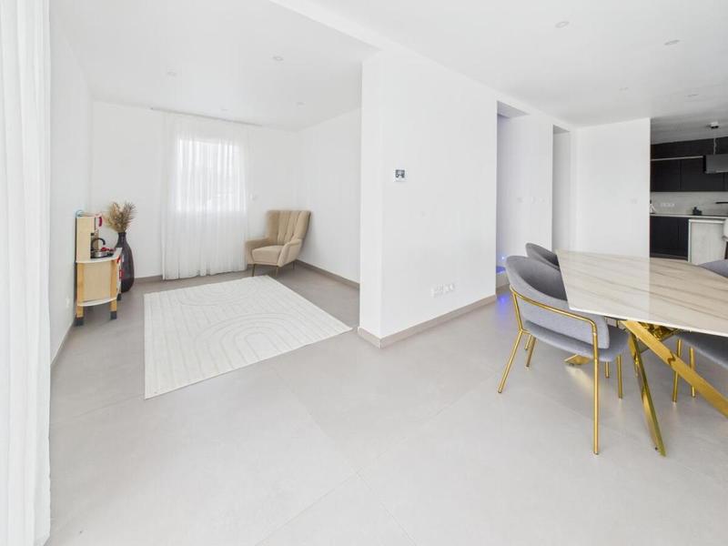 Maison - 147 m² - 6 pièces