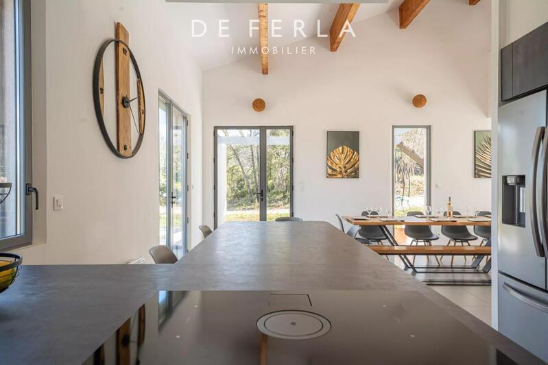 Villa - 220 m² - 7 pièces