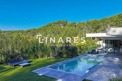 Villa - 300 m² - 9 pièces