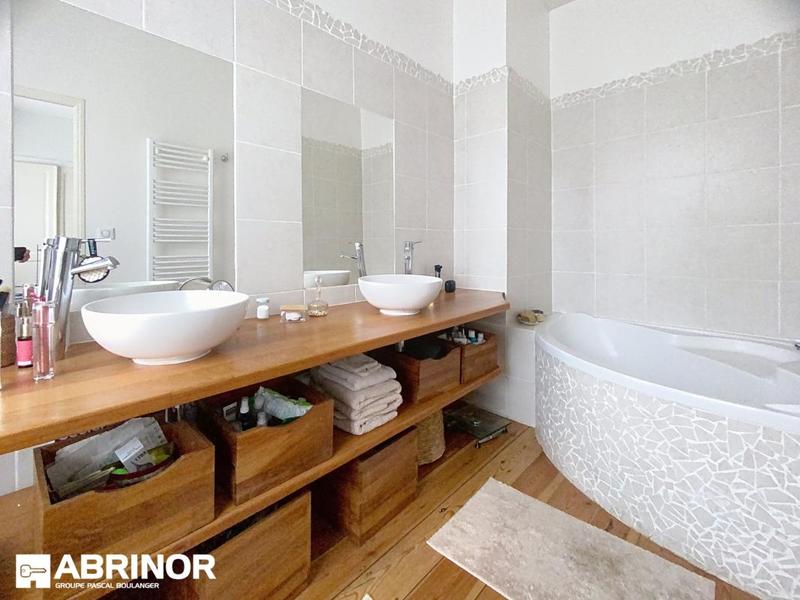 Maison bourgeoise - 210 m² - 8 pièces