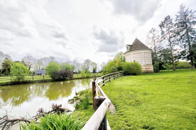 Château - 315 m² - 14 pièces