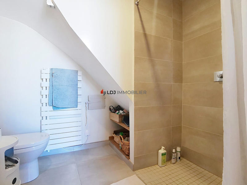 Maison - 300 m² - 9 pièces