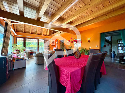 Maison - 180 m² - 8 pièces