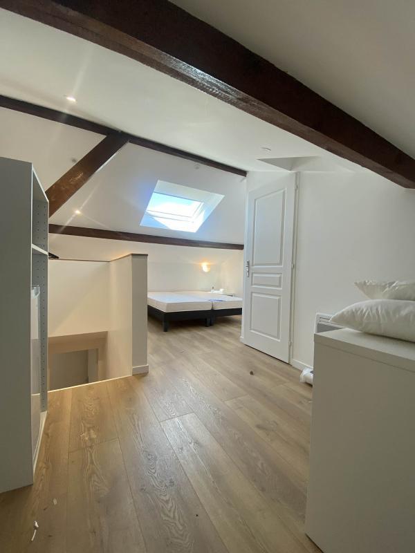 Maison - 210 m² - 10 pièces