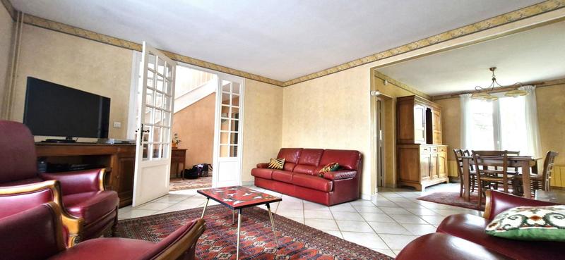 Maison - 188 m² - 8 pièces
