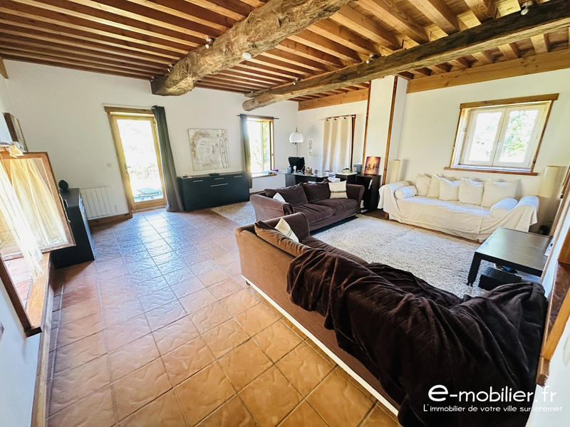 Maison - 223 m² - 8 pièces