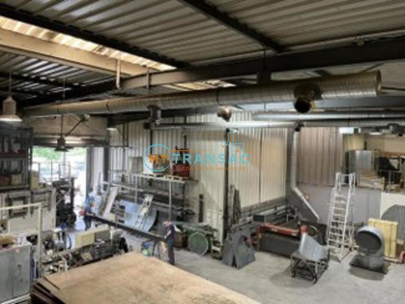 Local d'activités - 366 m²
