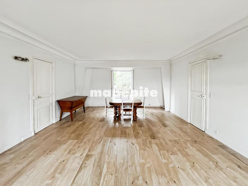 Maison - 410 m² - 13 pièces