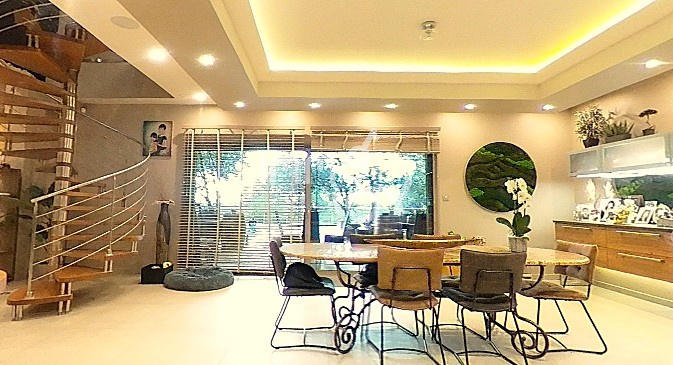 Villa - 268 m² - 7 pièces