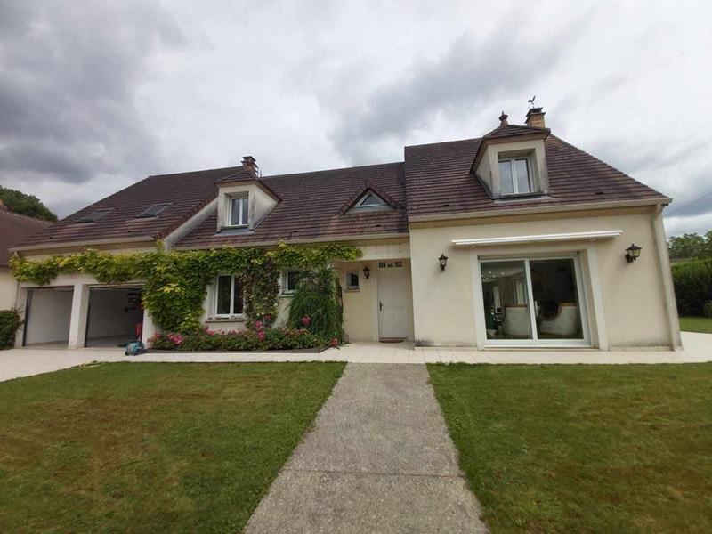 Villa - 247 m² - 10 pièces