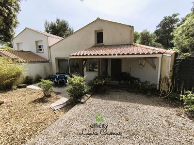 Maison - 223 m² - 10 pièces