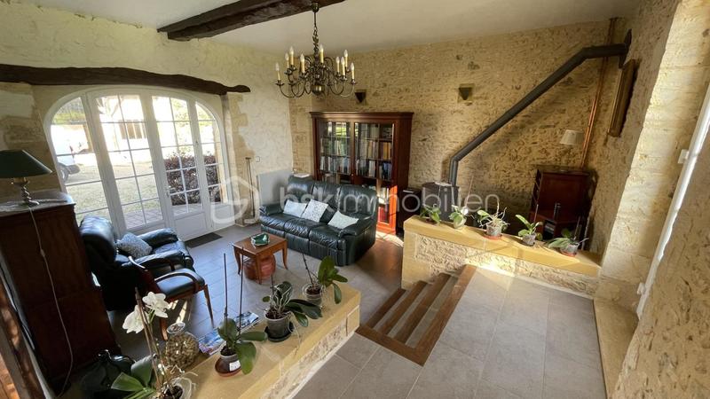 Propriété - 219 m² - 7 pièces