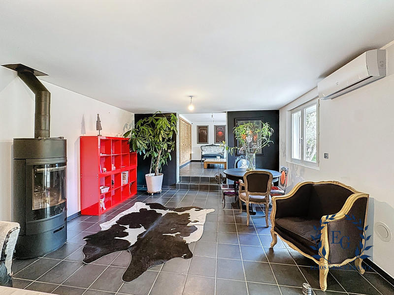 Maison traditionnelle - 207 m² - 7 pièces