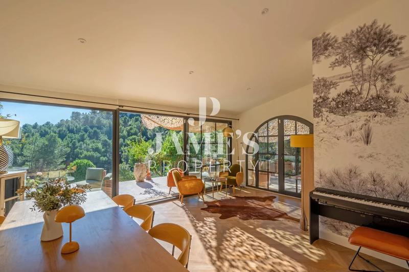 Maison - 180 m² - 5 pièces