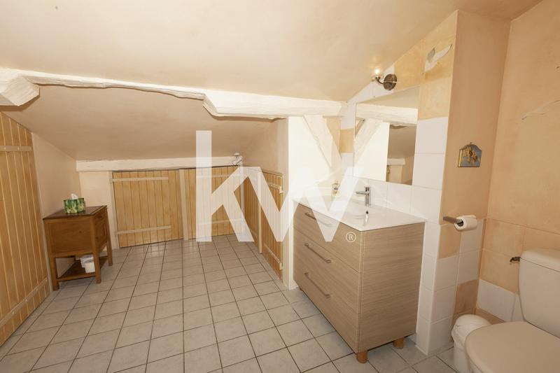 Maison - 680 m² - 18 pièces