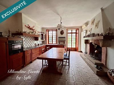 Maison - 623 m² - 20 pièces