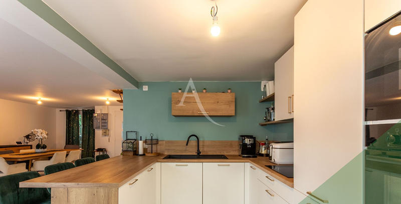 Maison - 104 m² - 6 pièces