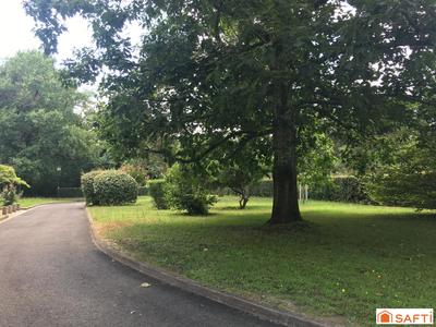 Appartement - 99 m² - 4 pièces