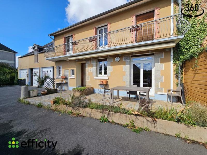 Maison - 253 m² - 15 pièces