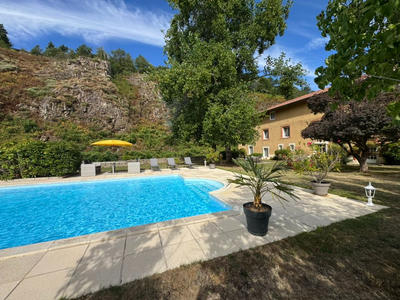 Moulin - 500 m² - 16 pièces