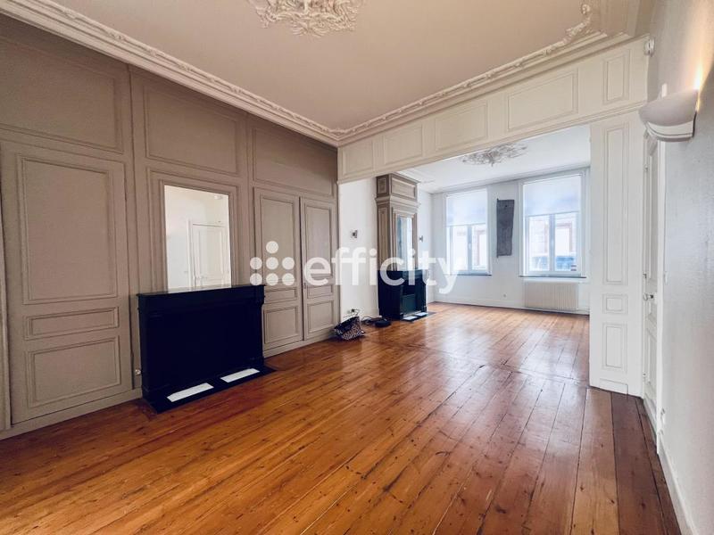 Maison - 205 m² - 7 pièces