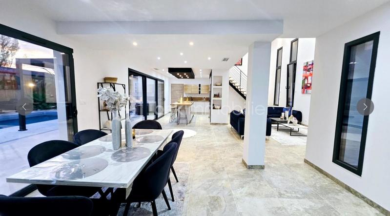 Maison - 166 m² - 5 pièces