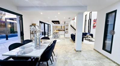 Maison - 166 m² - 5 pièces