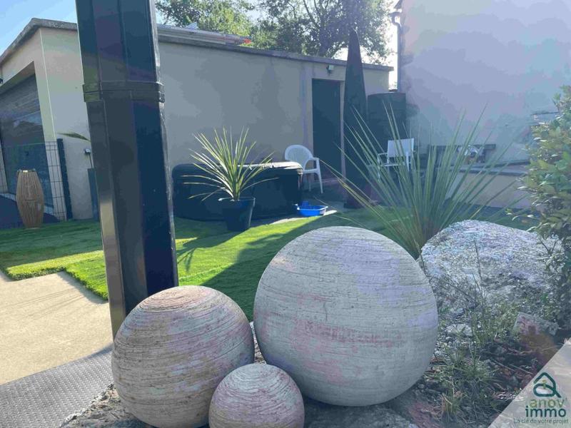 Propriété - 593 m² - 14 pièces