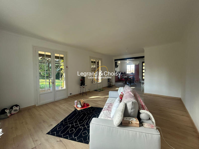 Maison - 200 m² - 8 pièces