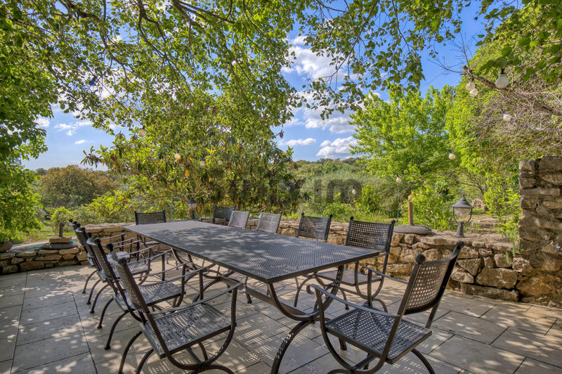 Mas - 265 m² - 10 pièces