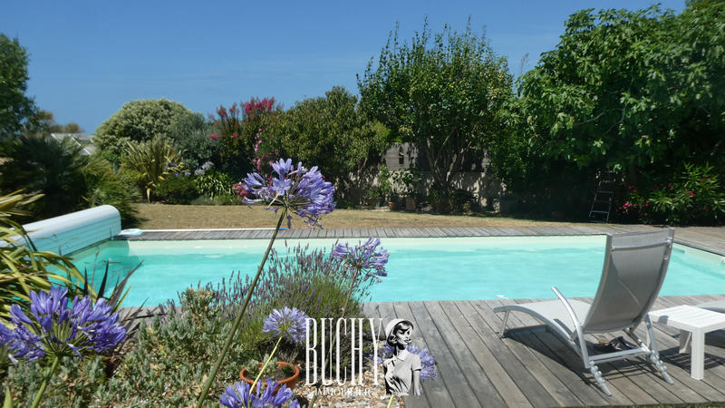 Maison - 215 m² - 7 pièces