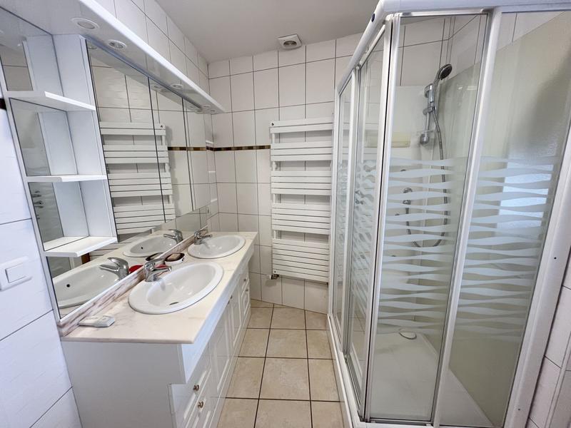 Villa - 115 m² - 9 pièces