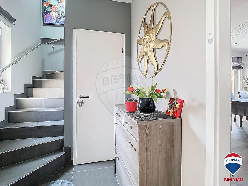 Maison - 220 m² - 6 pièces