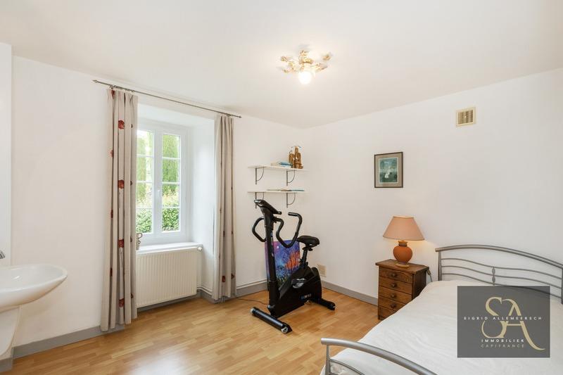 Maison - 312 m² - 9 pièces