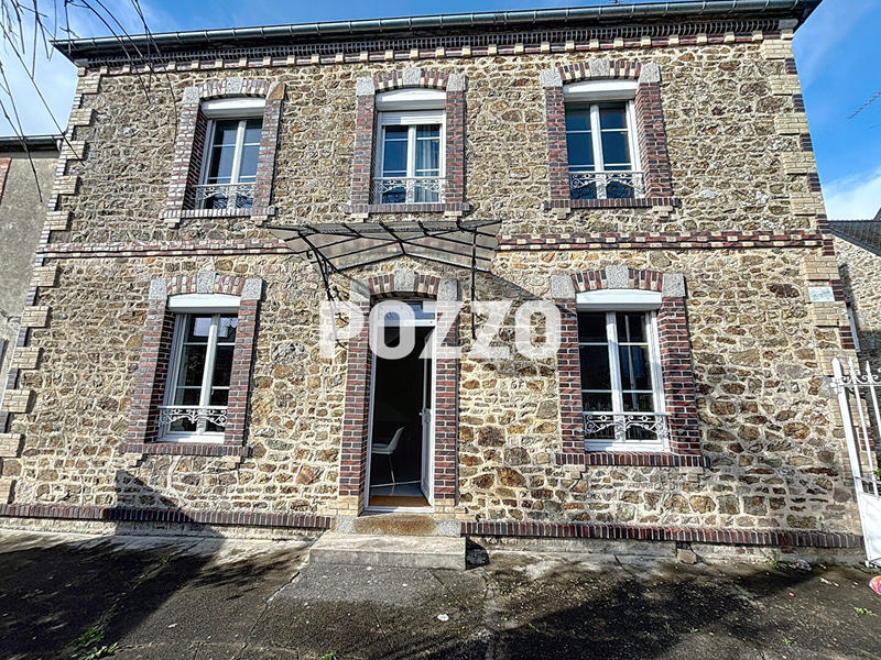 Maison - 90 m² - 4 pièces