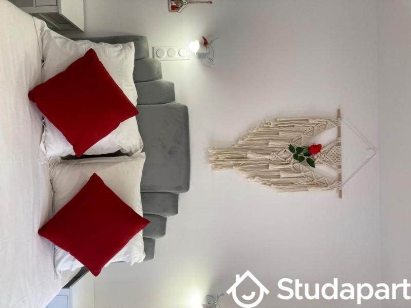 Chambre - 12 m² - 1 pièce