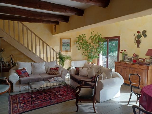 Maison - 230 m² - 7 pièces