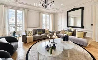 Appartement - 241 m² - 7 pièces