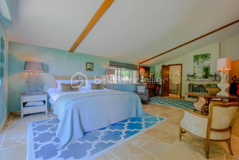 Maison - 292 m² - 7 pièces