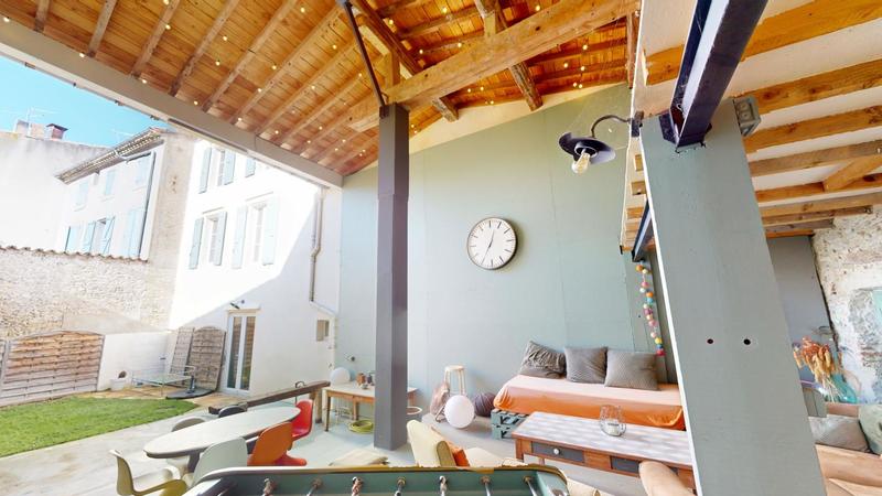 Demeure - 210 m² - 5 pièces