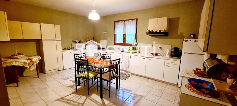 Maison - 310 m² - 9 pièces