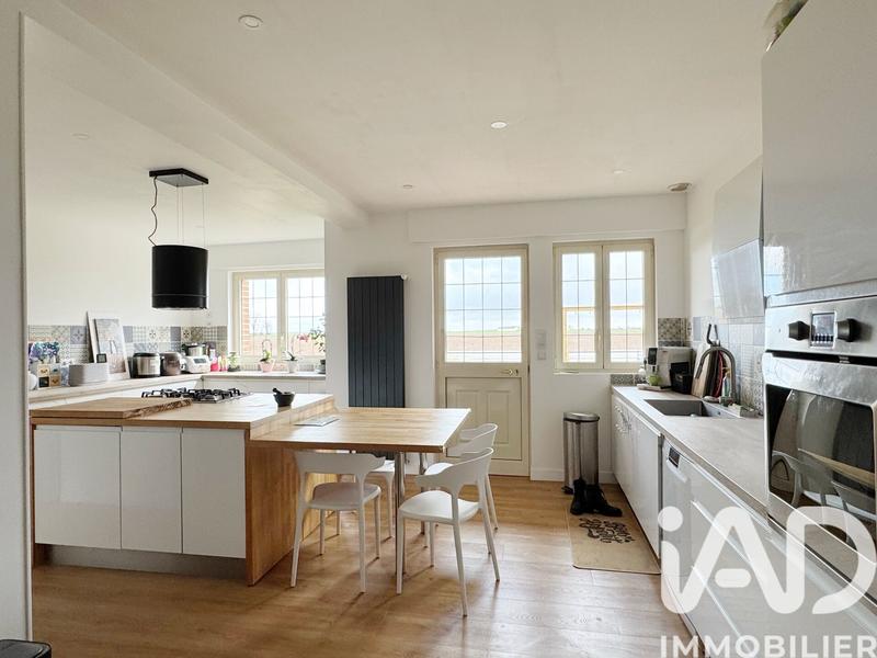 Maison - 300 m² - 8 pièces