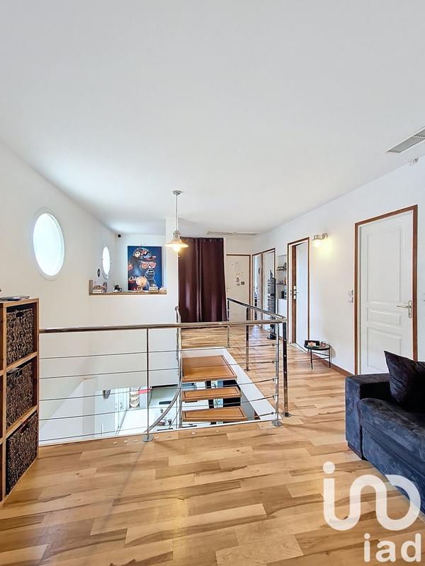 Maison - 201 m² - 6 pièces