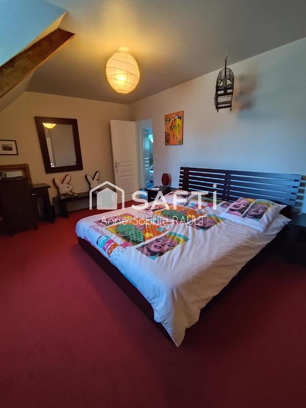 Maison - 254 m² - 9 pièces