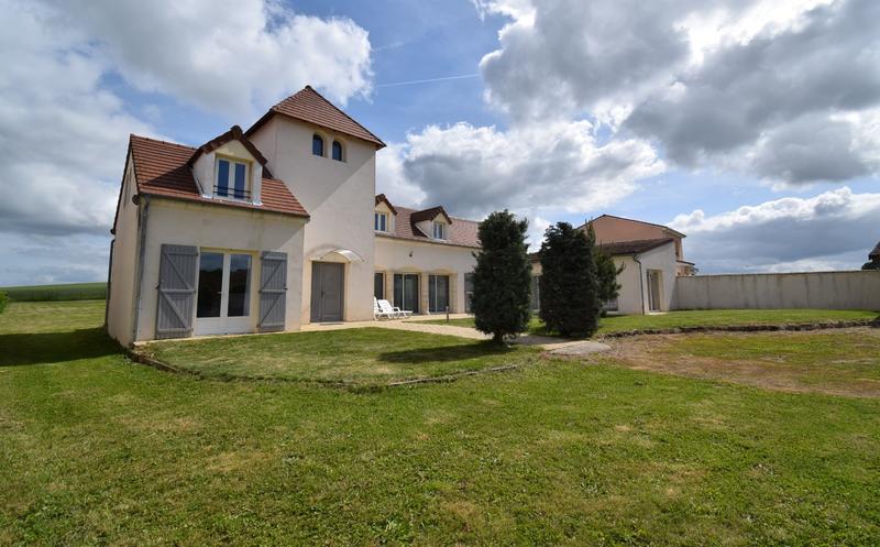 Maison - 167 m² - 5 pièces