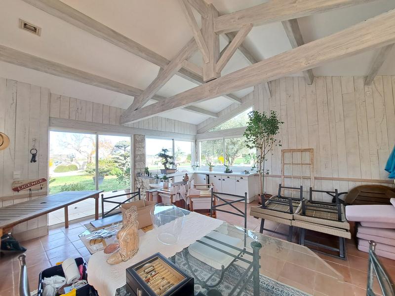 Maison - 218 m² - 6 pièces